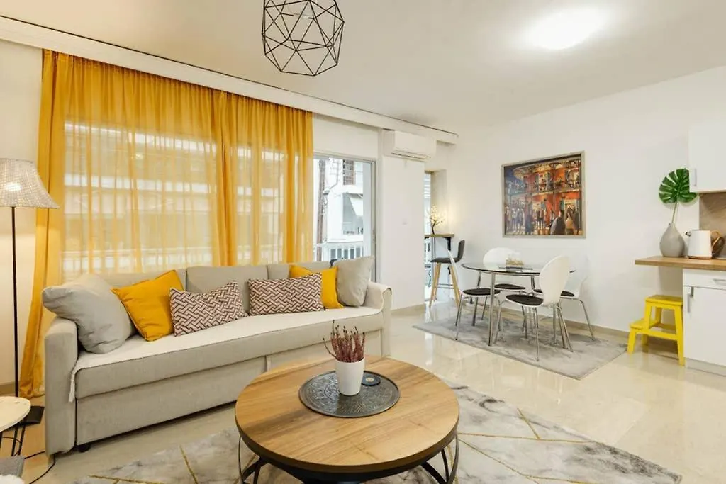 Spacious stylish studio up to 4ppl close to centre Salonicco