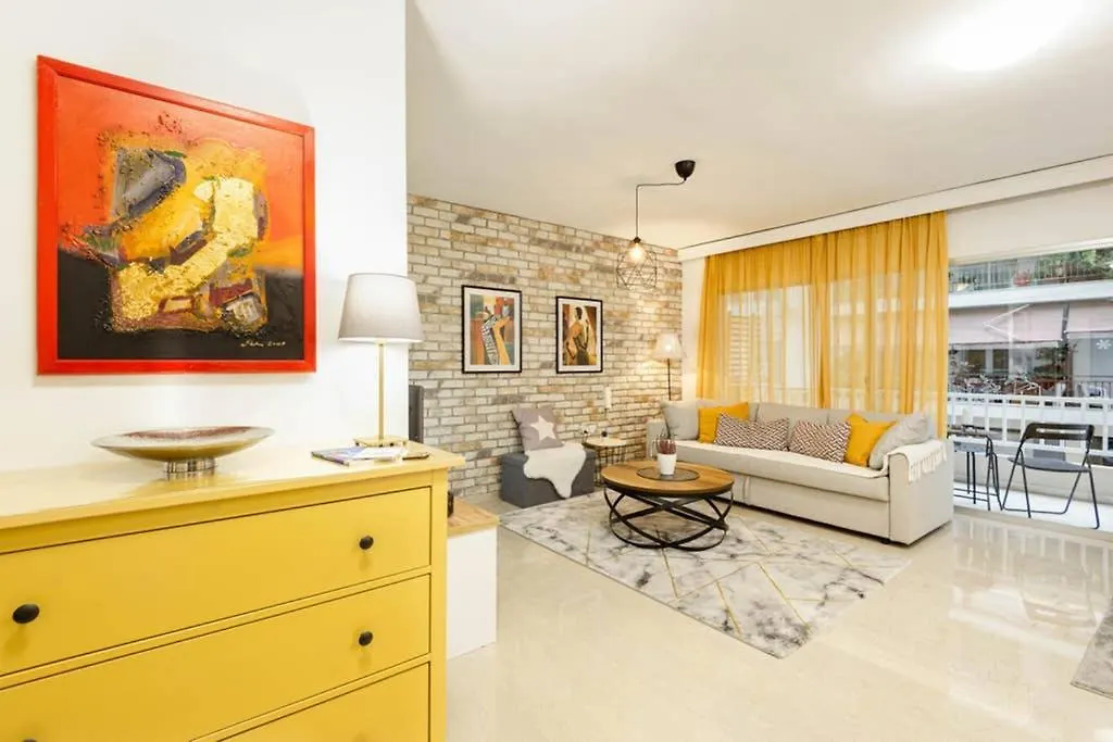 Spacious stylish studio up to 4ppl close to centre Salonicco Appartamento